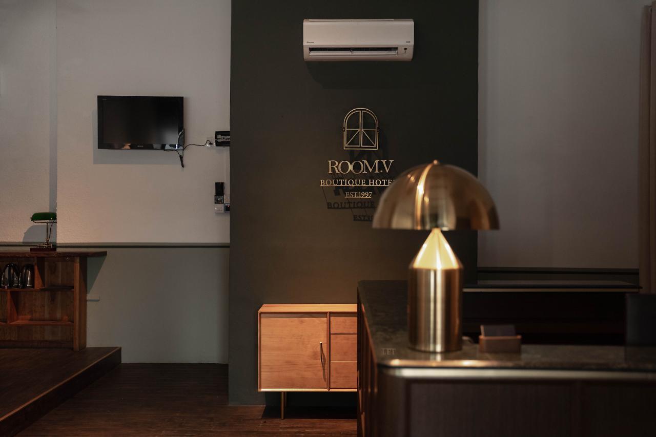 Room V Jalan Sultanah Near Bus Stop Batu Pahat Εξωτερικό φωτογραφία