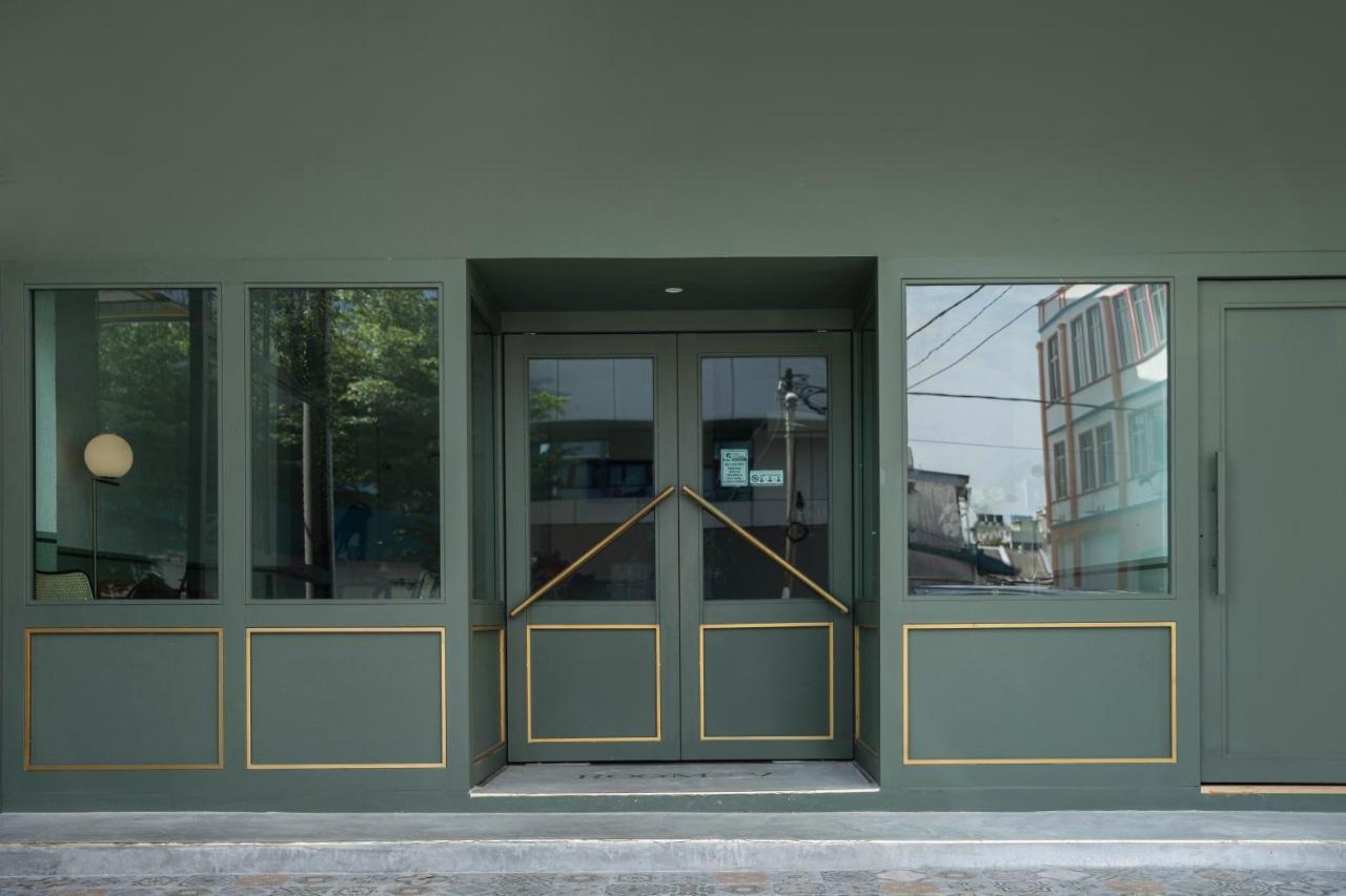 Room V Jalan Sultanah Near Bus Stop Batu Pahat Εξωτερικό φωτογραφία
