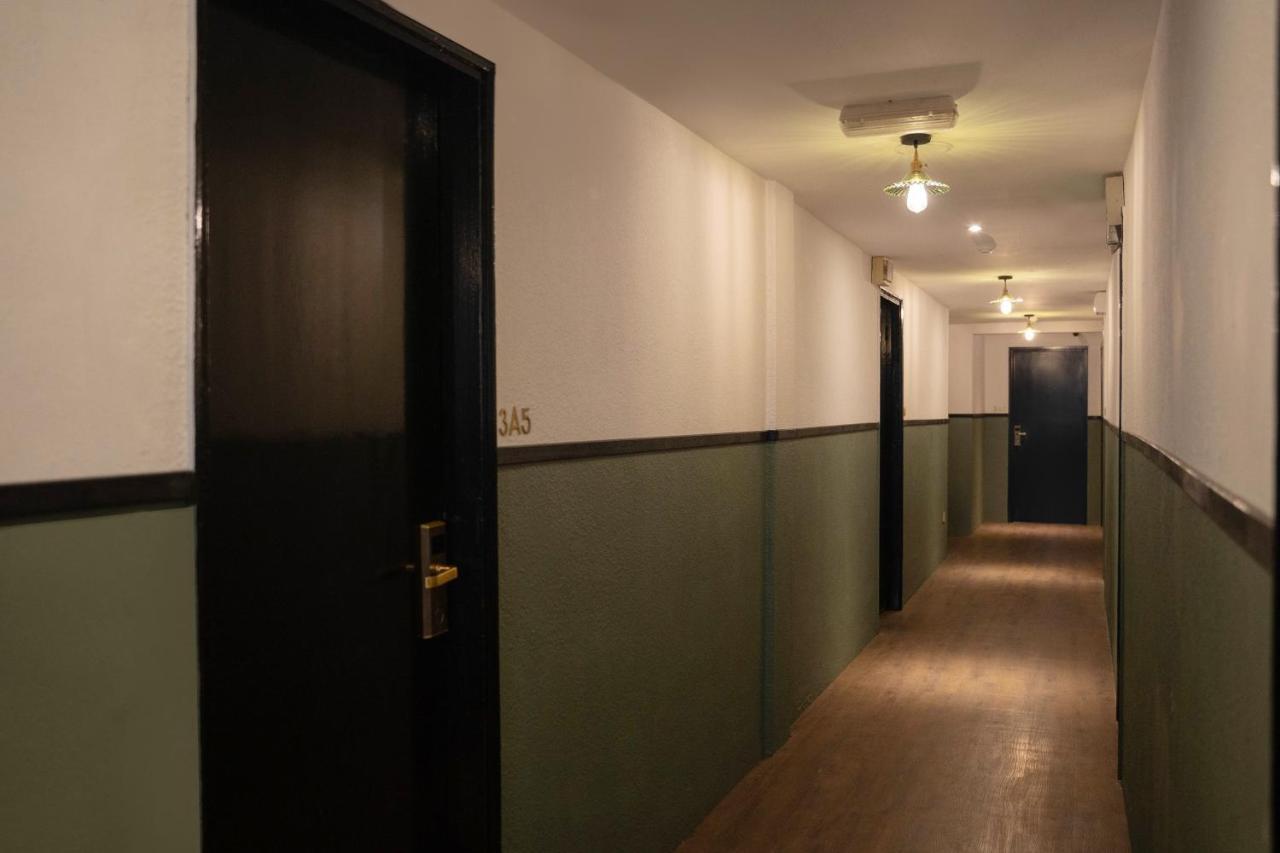 Room V Jalan Sultanah Near Bus Stop Batu Pahat Εξωτερικό φωτογραφία
