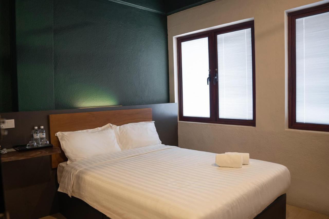 Room V Jalan Sultanah Near Bus Stop Batu Pahat Εξωτερικό φωτογραφία