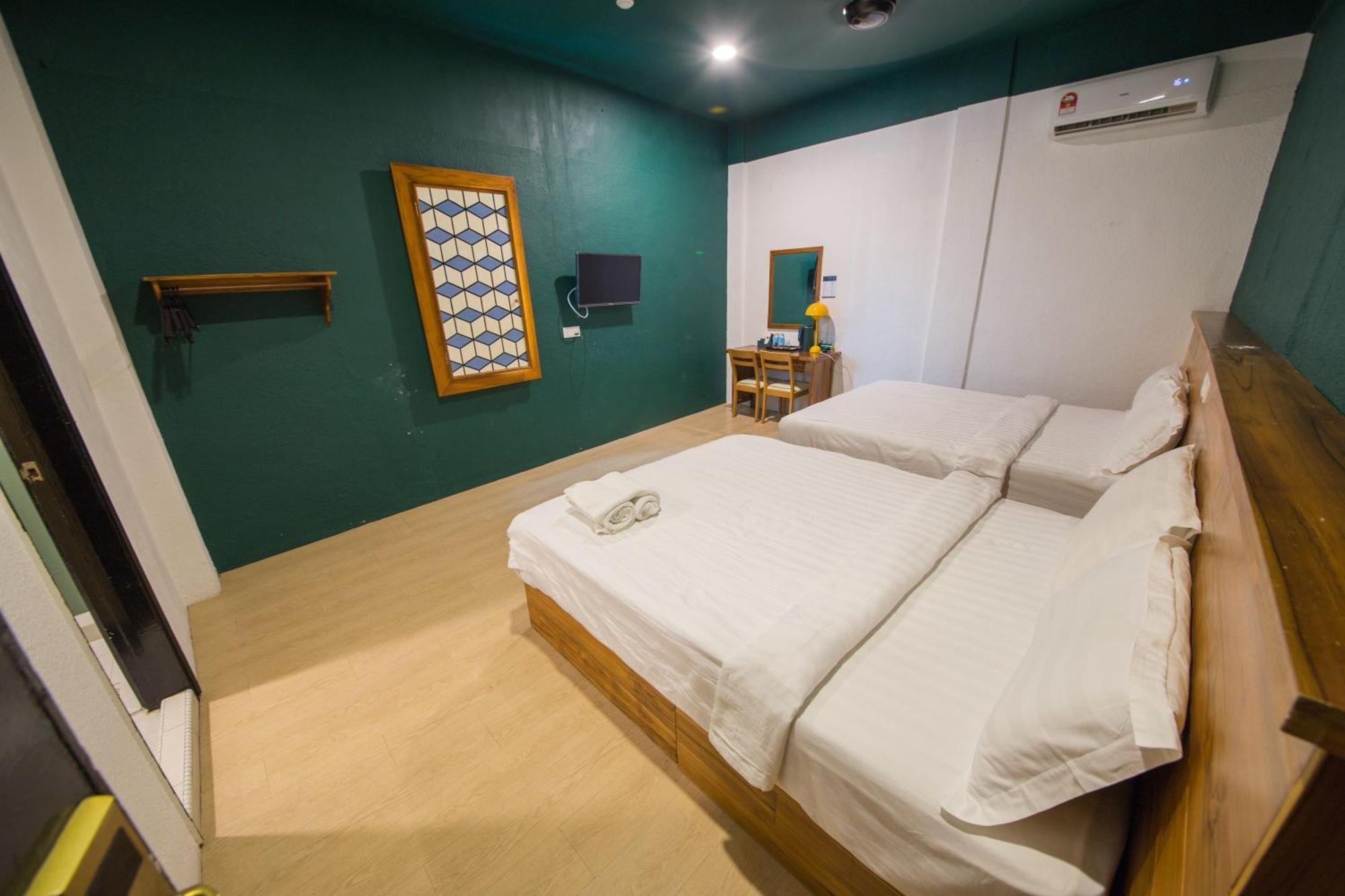 Room V Jalan Sultanah Near Bus Stop Batu Pahat Εξωτερικό φωτογραφία