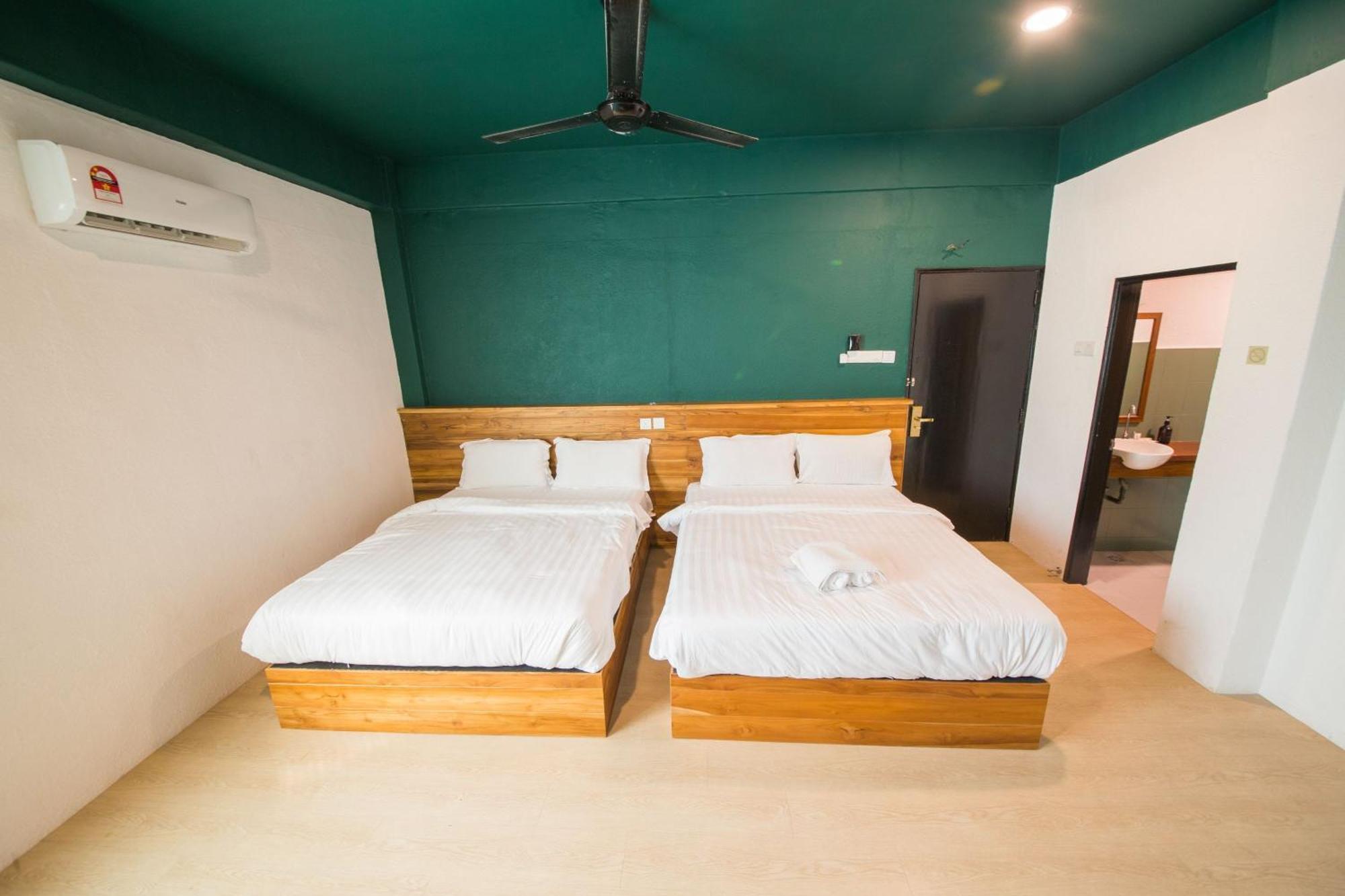 Room V Jalan Sultanah Near Bus Stop Batu Pahat Εξωτερικό φωτογραφία