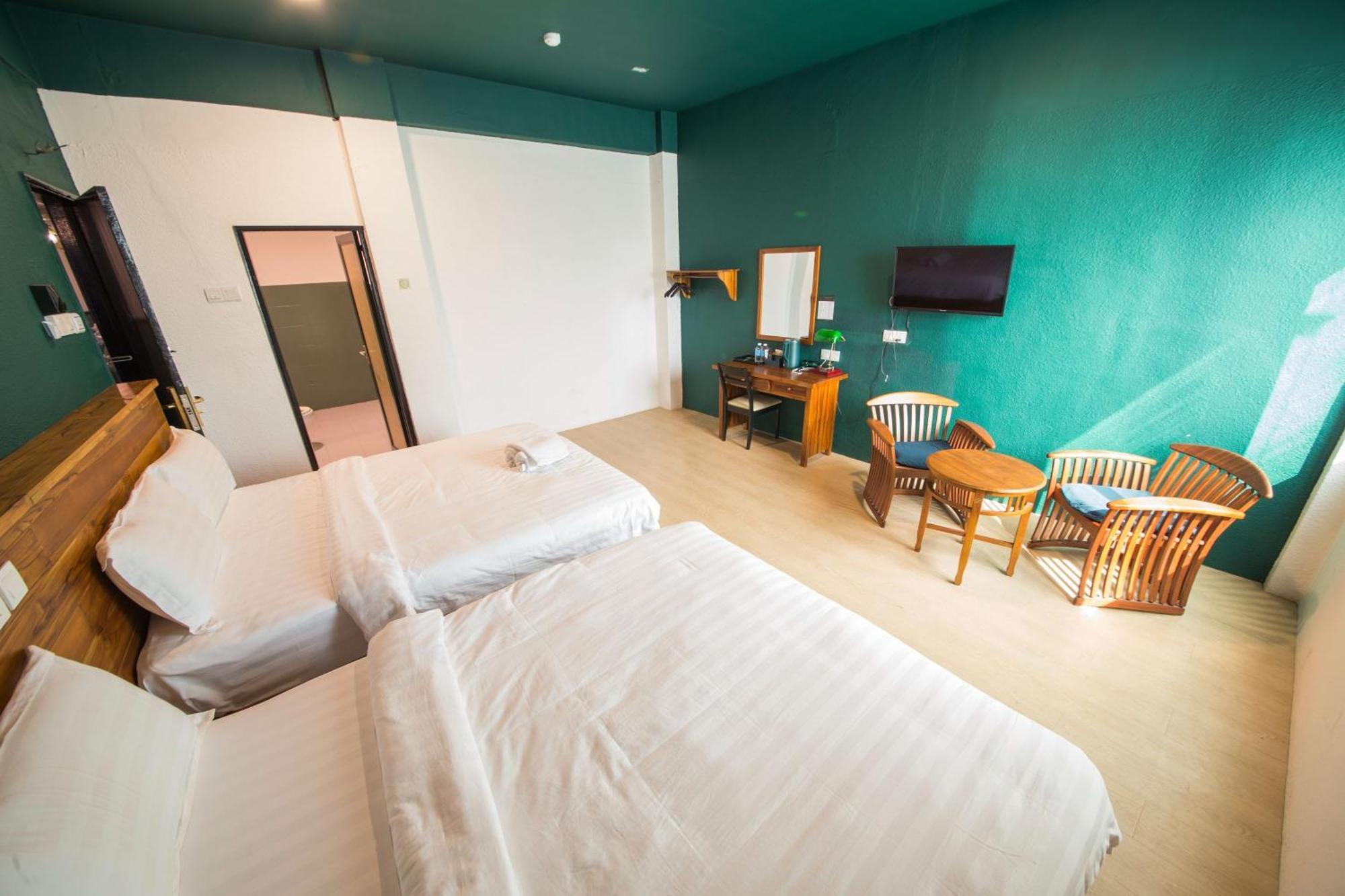 Room V Jalan Sultanah Near Bus Stop Batu Pahat Εξωτερικό φωτογραφία